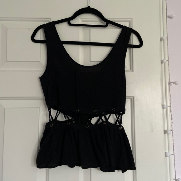 XS Cutout Black Tank (criss cross) - Picture 1 of 2